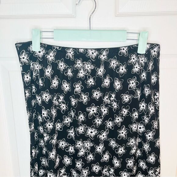 Christopher & Banks Floral Tiered Skirt Knee Length Black White M - Picture 5 of 10